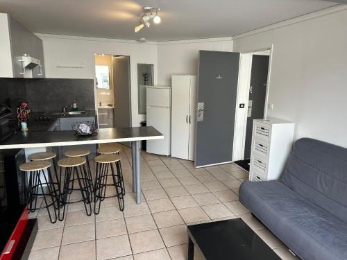 La Rochelle Apartment | Appartement T3 tout confort en duplex à 20mn à pied du centre-ville avec TV et Wifi