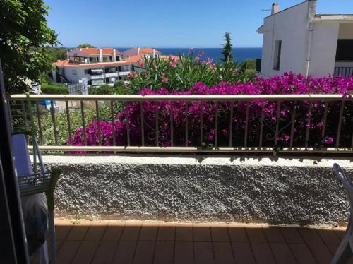 Llanca Apartment | Appartement vue mer 5 minutes à pied de la plage - Draps et serviettes non fournis