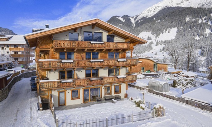 Lermoos Apartment | Appealing apartment in Tyrol near skiing