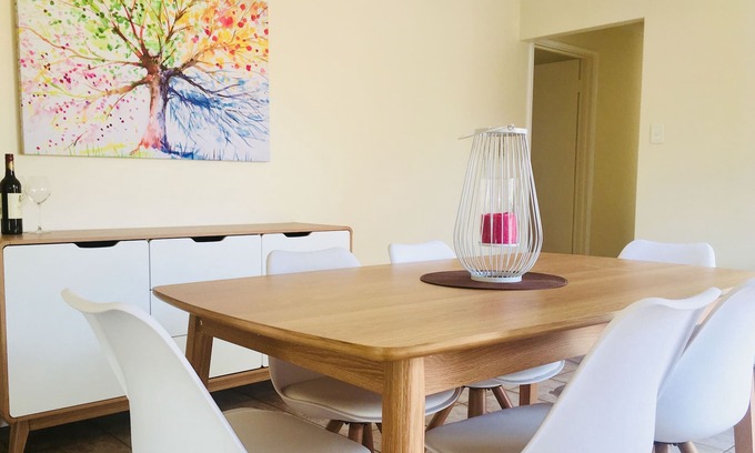 Applecross Villa | AppleTree Apartments Spacious & private 3 bedroom villa in Applecross