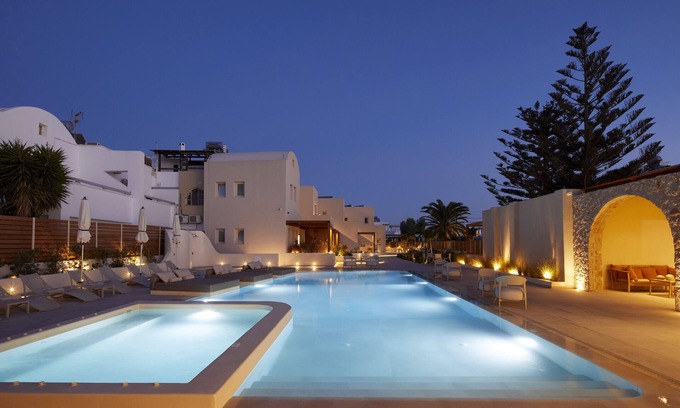 Perissa Hotel | Apricus Suites