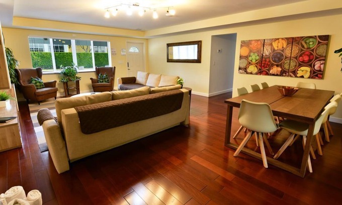 Coral Shores Apartment | April Rates with 40% Off | Heated Pool | Beach 4min