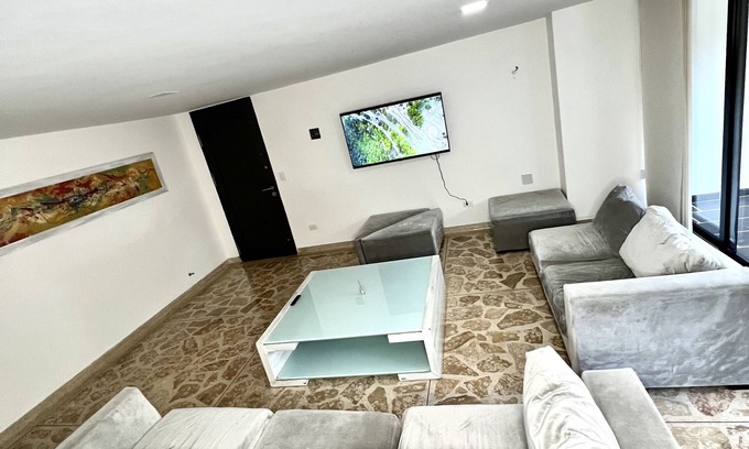 El Tesoro Apartment | Apt 240 mt2 best neighborhood Medellín