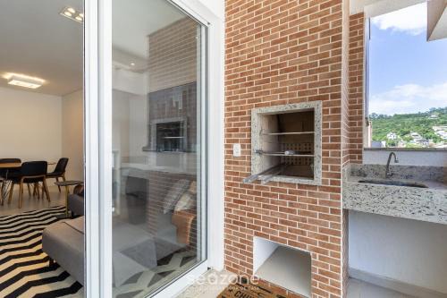 Joao Paulo Apartment | Apt Close to Beach & Floripa Shopping [EAZ305]