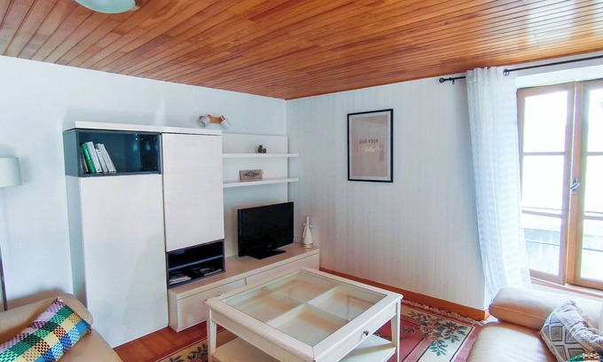 Saint-Flour Apartment | Apt/gîte St Flour - 6-8 Personnes Dans le Cantal