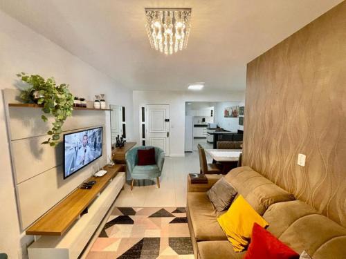 Andorinha Apartment | Apto amplo no coração da meia praia a 130m do mar