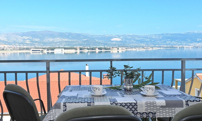 Arbanija Apartment | ARBANIJA A2, budget 1-bedroom apartment, 80m from the beach