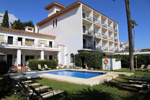 Carihuela Hotel | Arcos de Montemar