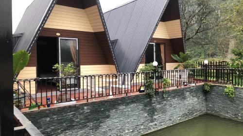 Cat Hai House | Aroma Viet Hai Village Homestay