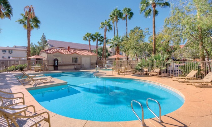 Paradise Resort | Arrive at Red Rock Canyon in just 20 minutes!