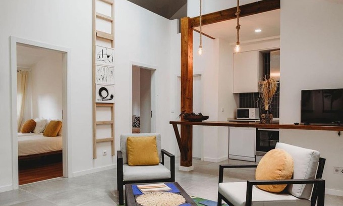 Caldas da Rainha - Santo Onofre e Serra do Bouro Apartment | Artist’s corner in central Caldas