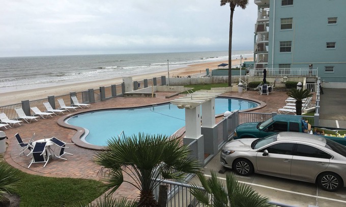 Ormond Beach Apartment | Arya Blu Inn & Suites