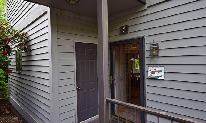 Blowing Rock Condo | Aspen 3 | Fireplace, Restaurant, Pool, Spa