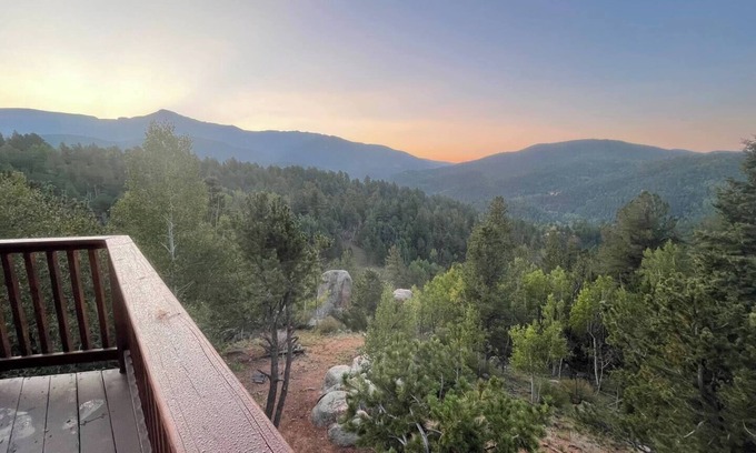 Divide Cabin | Aspen Rock - breathtaking views - HOT TUB - secluded!