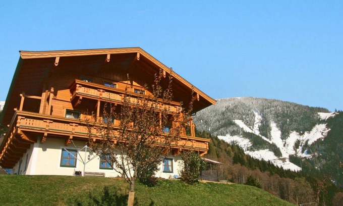 Bruck an der Grossglocknerstrasse Villa | 95 m² Villa ∙ 2 bedrooms ∙ 5 guests