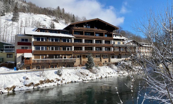 Bruck an der Grossglocknerstrasse Hotel | Hotel ∙ 2 guests