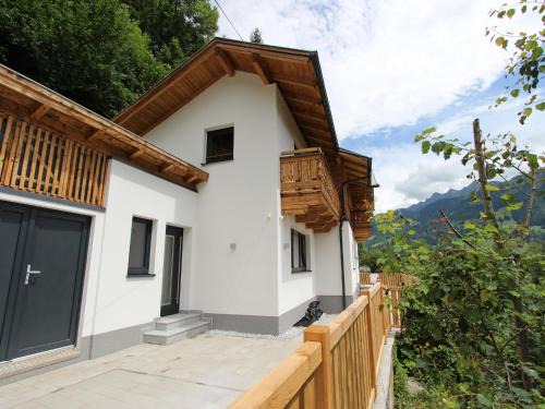 Bruck an der Grossglocknerstrasse Ski Chalet | Chalet in Bruck near Ski Slopes, cleaning included