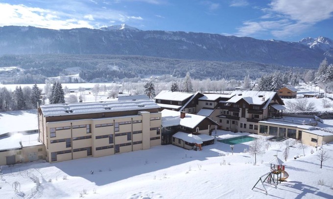 Lake Pressegger Hotel | Hotel ∙ 1 guest