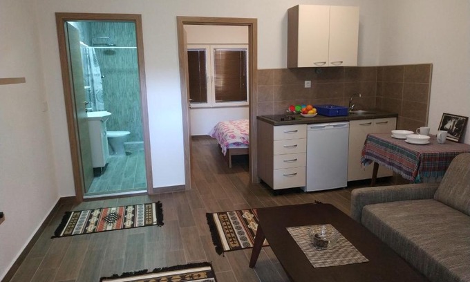 Varosh Apartment | at George's Apartments
