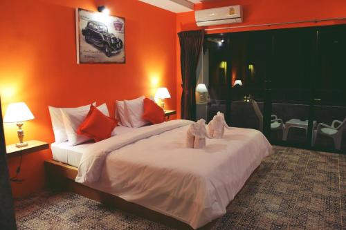 Khuekkhak Hotel | At Home Khaolak