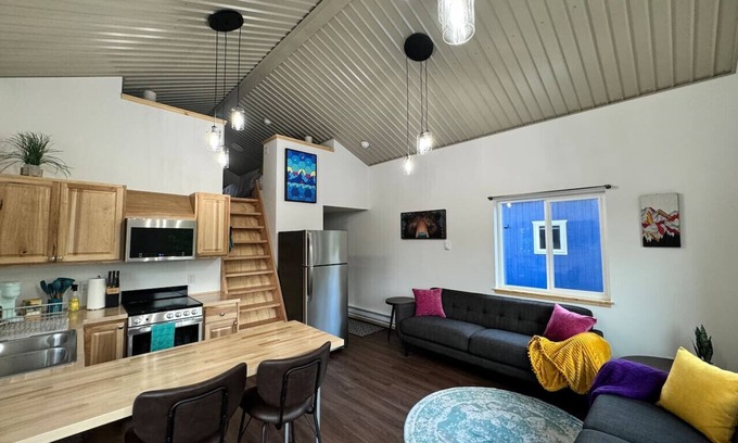 Bear Creek Cabin | Atigun's MountainTop Cabin