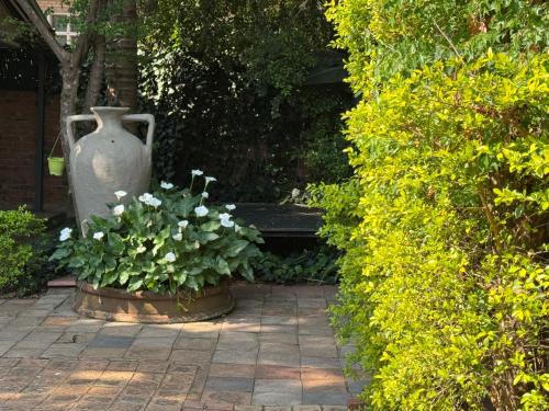 Garsfontein Bed & Breakfast | Atterbury Value Bed and Breakfast