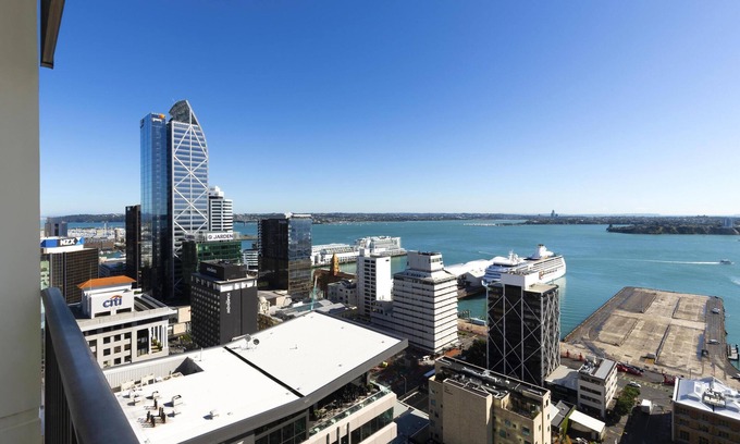 Auckland Central Business District Apartment | Auckland Harbour Suites