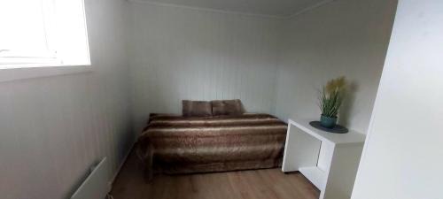 Tromso House | Aurora rooms in shared apartment nr2 We are doing privet Northen lights trips, reindeer trip and Fjord sommaroy trip