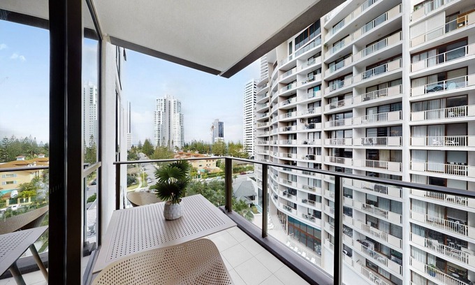 Broadbeach Apartment | Avani Hotel 1BR Private Apt Casino Beach & Dining