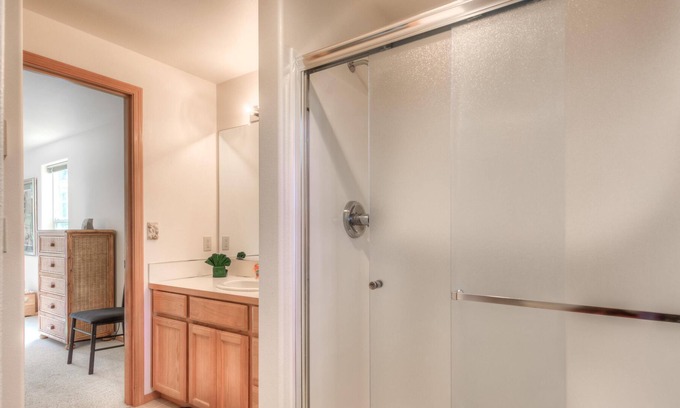 Manzanita House | Avas Sunny Delight (MCA 682)