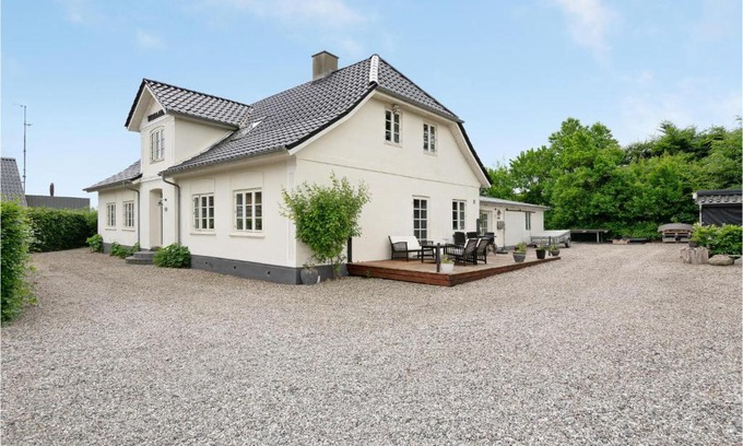 Hejlsminde Strand Apartment | Awesome Apartment In Hejls With Kitchen