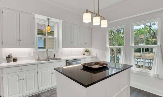 Fredericksburg House | Awesome Haus With Gameroom, 4blks to Center of Town!