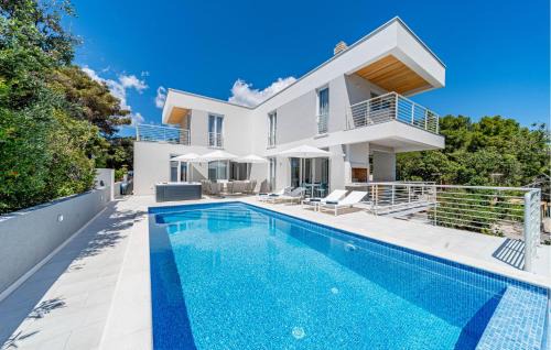 Blato House | Awesome Home In Blato With Sauna