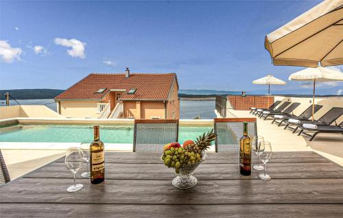 Klanfari Apartment | Awesome Home In Dramalj With Wifi