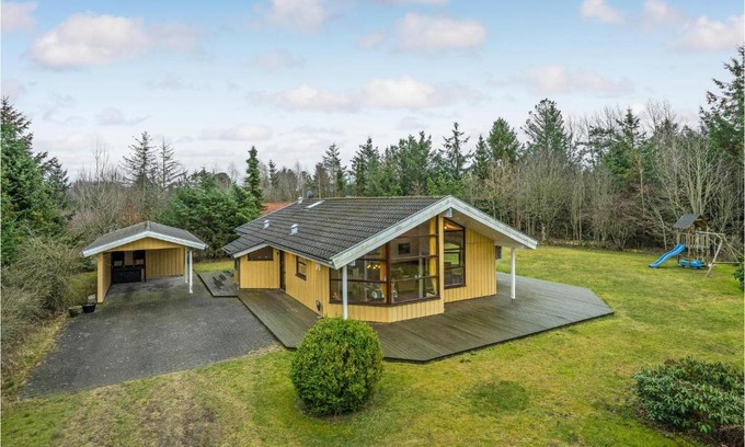 Hou House | Awesome Home In Hals With Kitchen