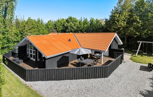 Pøt Strandby House | Awesome Home In Juelsminde With Sauna