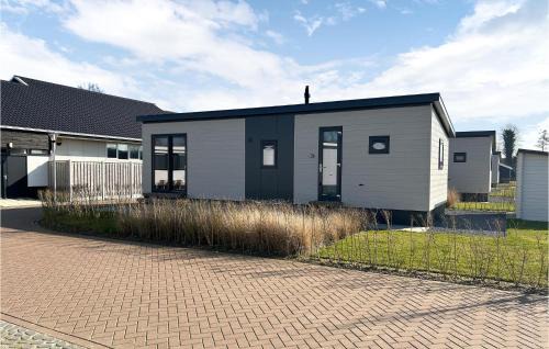 Scherpenisse House | Awesome Home In Scherpenisse With Wifi
