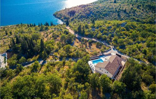 Starigrad House | Awesome Home In Starigrad Paklenica