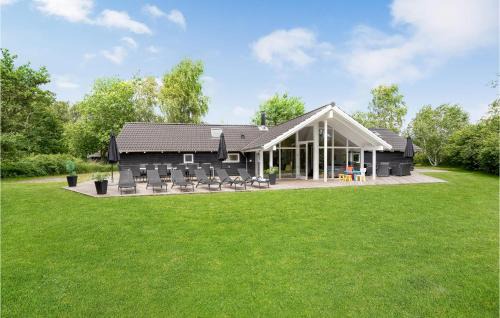 Marielyst House | Awesome Home In Væggerløse With Sauna