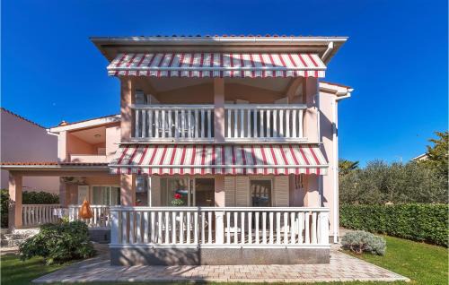 Peroj House | Awesome Home In Vodnjan With Kitchen