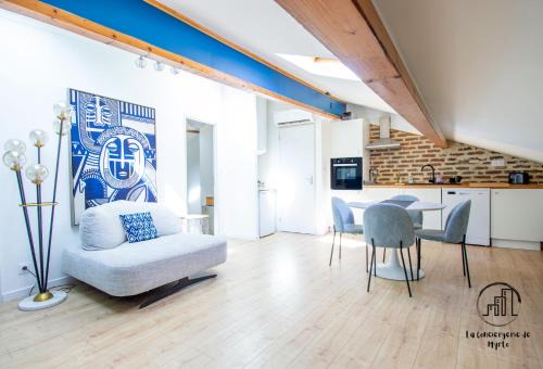 Albi Apartment | Azur et Brique