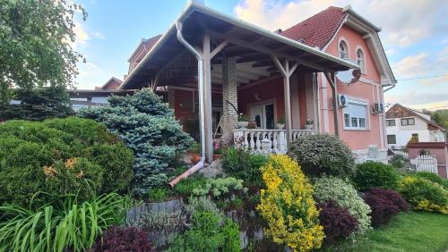 Egerszalok Apartment | Bérc Apartman
