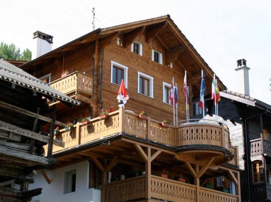 Sion Bed & Breakfast | B&B Café de la Poste
