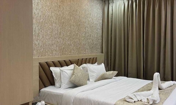Indore Hotel | B&B Estrella Hotel And Resort