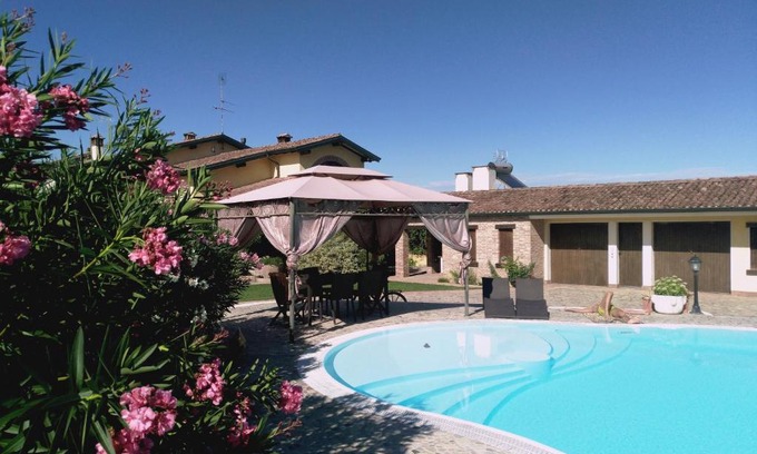 Bagnolo San Vito Bed & Breakfast | B&B Il Martin Pescatore