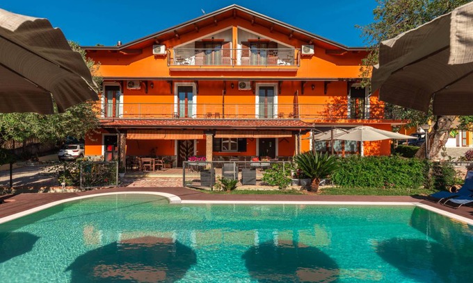 Roccadaspide Cabin | B&b La Mortella With Pool