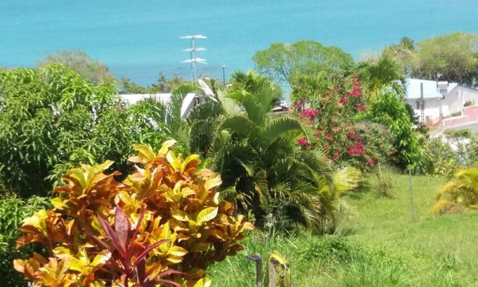 La Trinite Bed & Breakfast | B&B Plage Des Raisiniers
