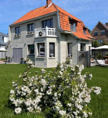 Koksijde-Bad Bed & Breakfast | B&B Villa Navy
