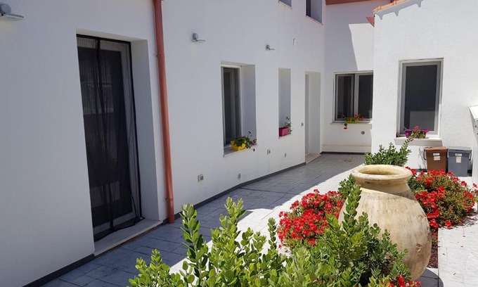 Cabras Bed & Breakfast | B. SINIS