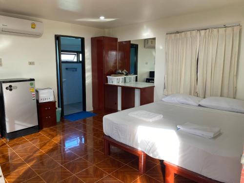 Nong Chaeng Apartment | Baan Mon Hill Seaview Room